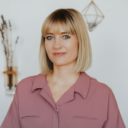 Laura Selby
